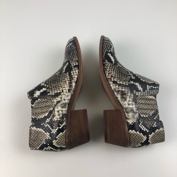Madewell Sonia Low Chelsea Leather Bootie 6 Natural Multi Snake Embossed $188 - Picture 7 of 11